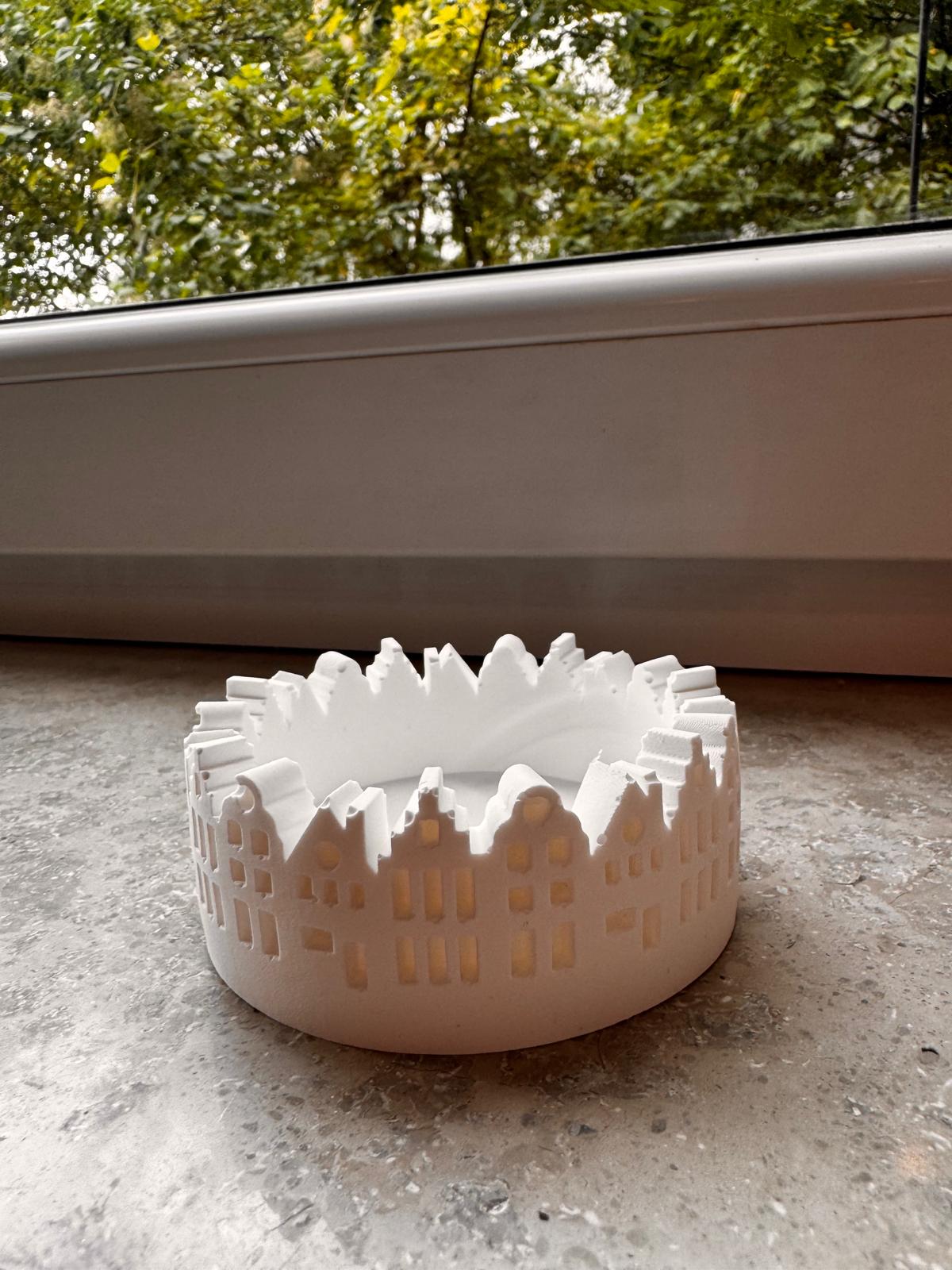 Kerzenhalter mit Häuser-Silhouette im Amsterdam-Stil
